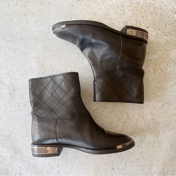 ✖️SOLD✖️ Vintage CHANEL Moto Boots Shoes Quilter Leather Black size 40.5 EU - Picture 2 of 10
